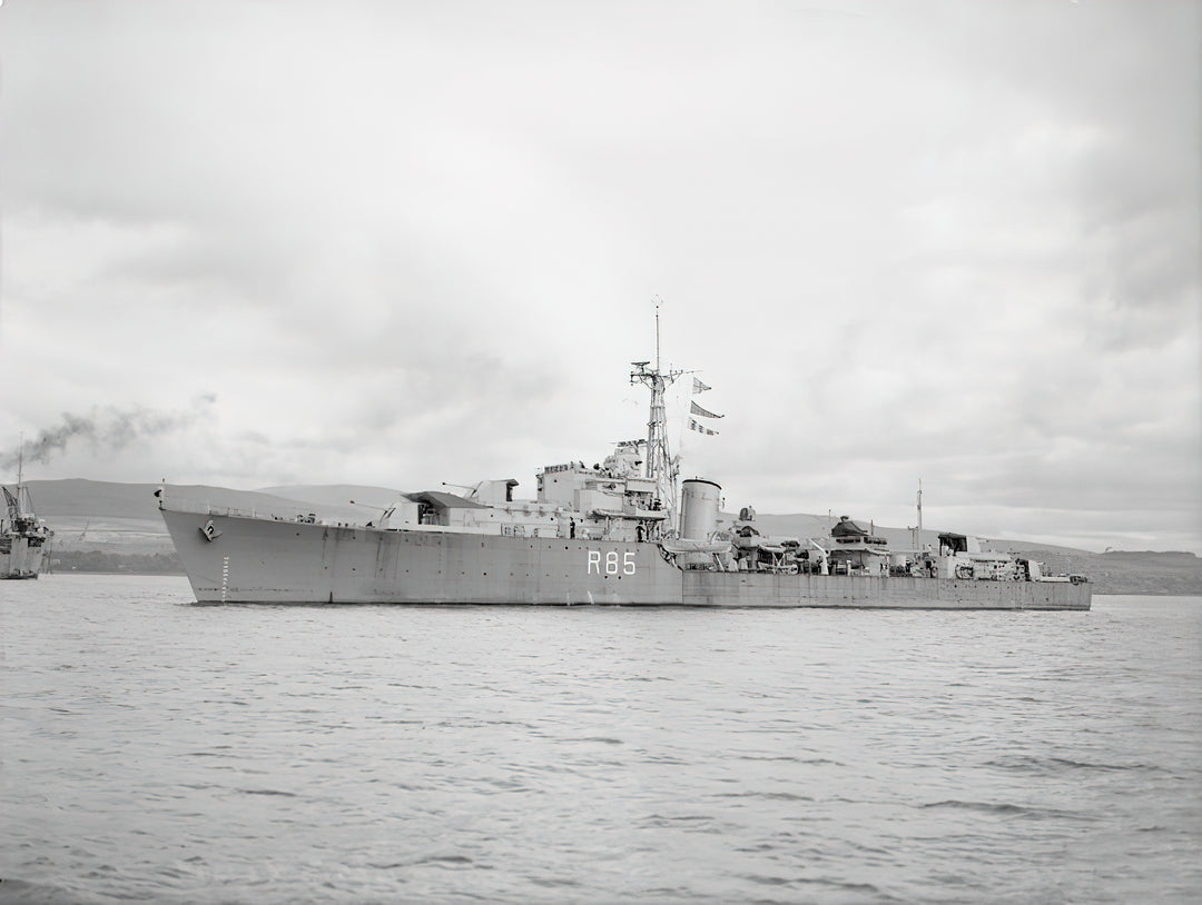 HMS Cambrian R85 Royal Navy C class destroyer Photo Print or Framed Print - Hampshire Prints