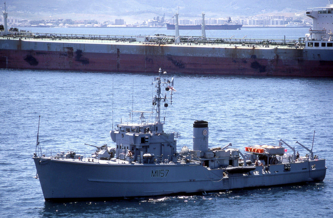 HMS Kirkliston M1157 Royal Navy Ton Class Minesweeper Photo Print or Framed Print - Hampshire Prints