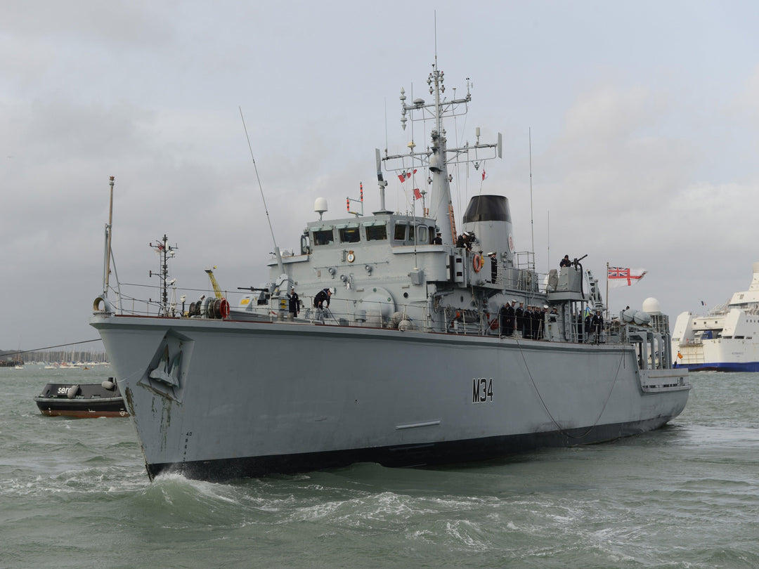 HMS Middleton M34 Royal Navy Hunt class mine countermeasures vessel Photo Print or Framed Photo Print - Hampshire Prints