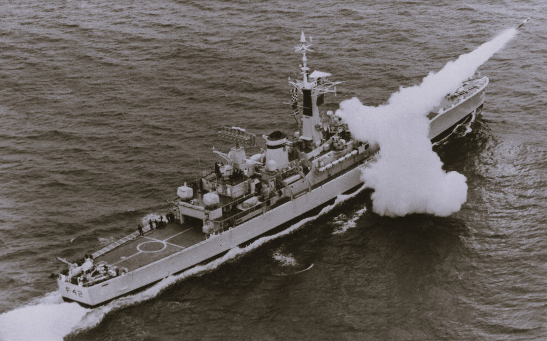 HMS Phoebe F42 | Photo Print | Framed Print | Leander Class | Frigate | Royal Navy Hampshire Prints