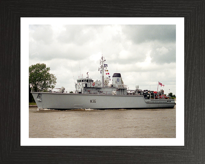 HMS Bicester M36 Royal Navy Hunt class mine countermeasures vessel Photo Print or Framed Print - Hampshire Prints