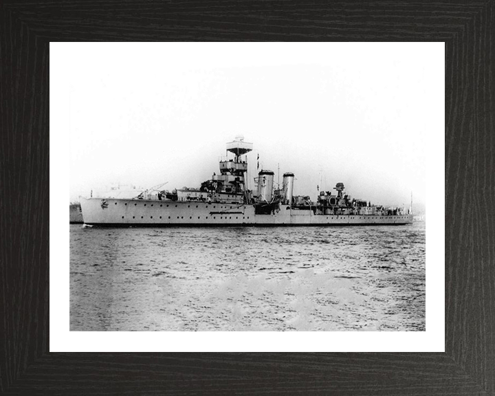 HMS Curlew D42 | Photo Print | Framed Print | C Class | Light Cruiser | Royal Navy Hampshire Prints
