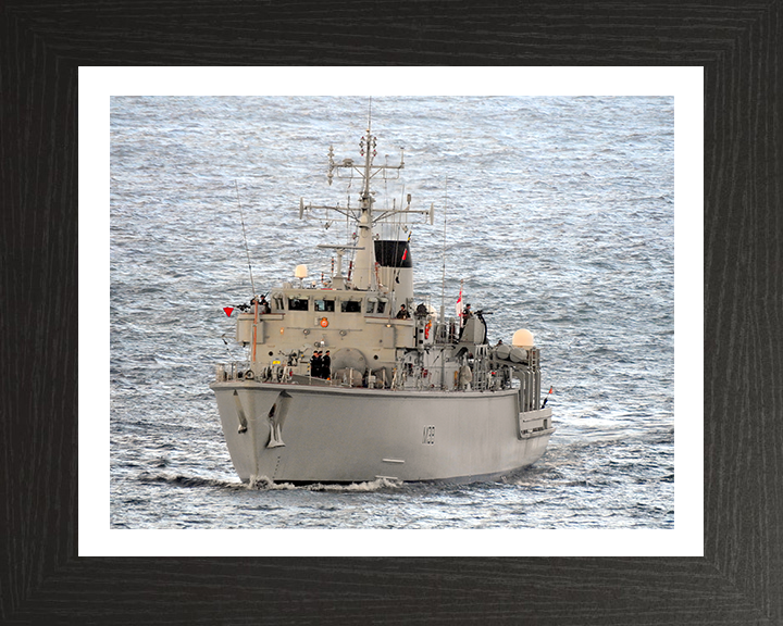 HMS Atherstone M38 Royal Navy Hunt class mine countermeasures vessel Photo Print or Framed Print - Hampshire Prints