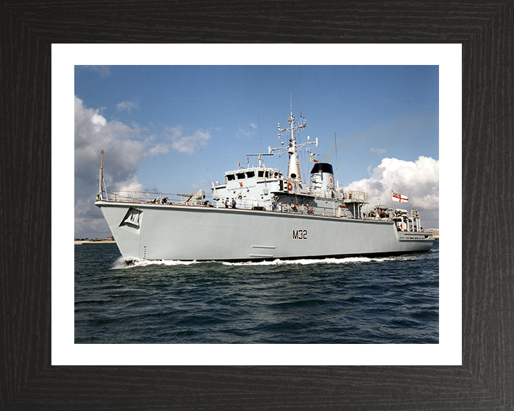 HMS Cottesmore M32 | Photo Print | Framed Print | Hunt Class | Mine Warfare Vessel | Royal Navy Hampshire Prints
