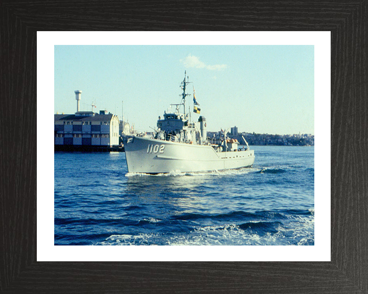 HMS Alcaston M1102 Royal Navy Ton Class Minesweeper Photo Print or Framed Print - Hampshire Prints