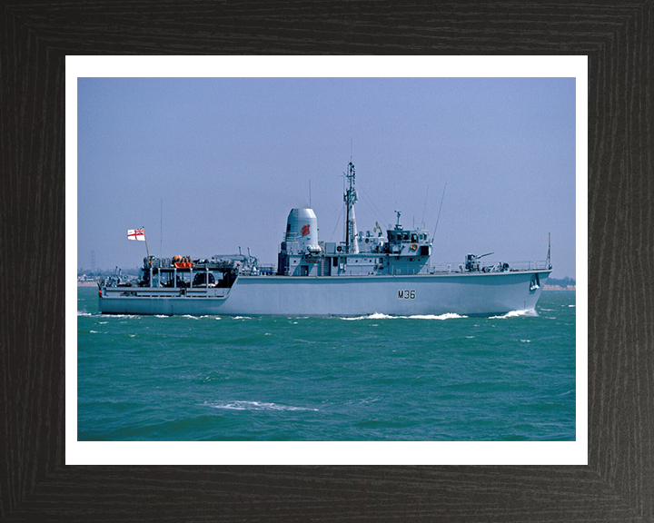 HMS Bicester M36 Royal Navy Hunt class mine countermeasures vessel Photo Print or Framed Print - Hampshire Prints