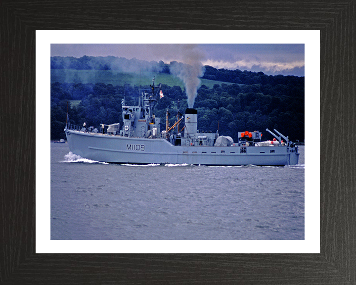 HMS Bickington M1109 Royal Navy Ton Class Minesweeper Photo Print or Framed Print - Hampshire Prints