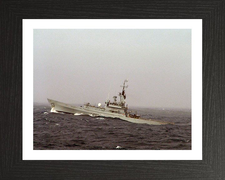 HMS Dumbarton Castle P265 | Photo Print | Framed Print | Castle Class | Patrol Vessel | Royal Navy Hampshire Prints
