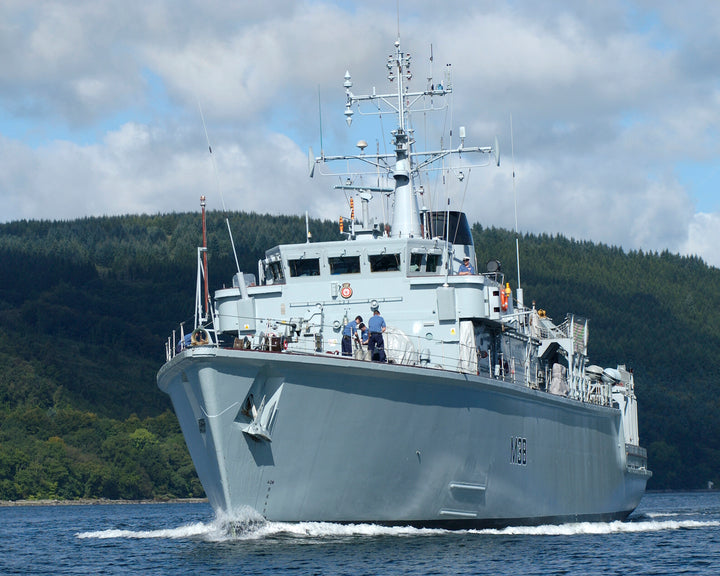 HMS Atherstone M38 Royal Navy Hunt class mine countermeasures vessel Photo Print or Framed Print - Hampshire Prints