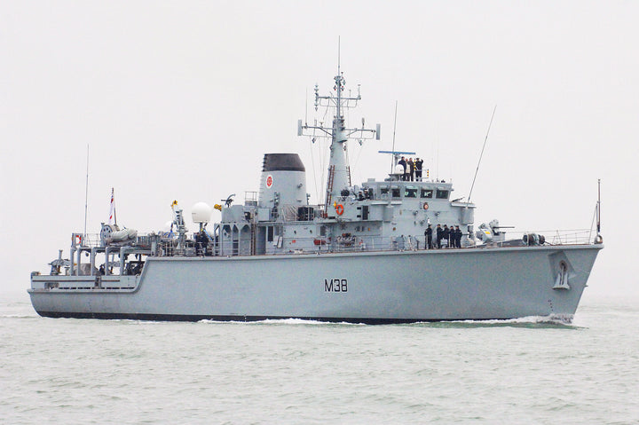 HMS Atherstone M38 Royal Navy Hunt class mine countermeasures vessel Photo Print or Framed Print - Hampshire Prints