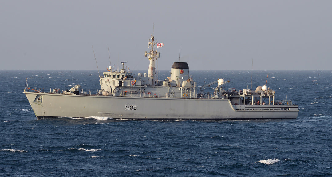 HMS Atherstone M38 Royal Navy Hunt class mine countermeasures vessel Photo Print or Framed Print - Hampshire Prints