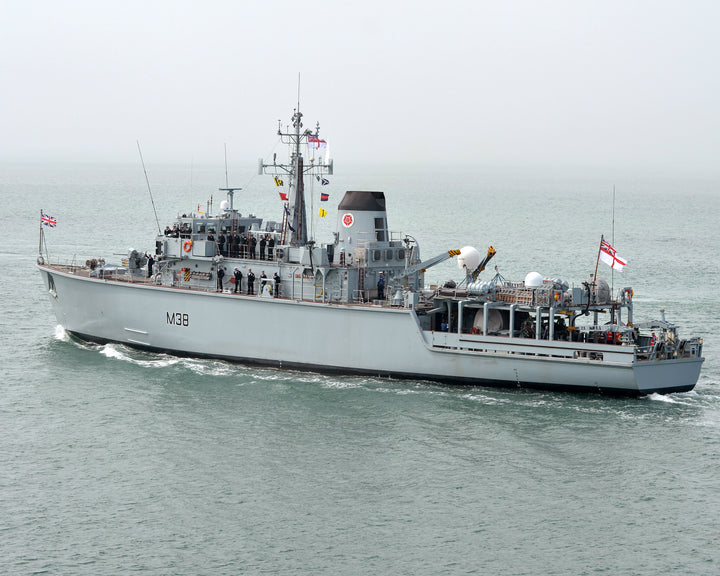 HMS Atherstone M38 Royal Navy Hunt class mine countermeasures vessel Photo Print or Framed Print - Hampshire Prints