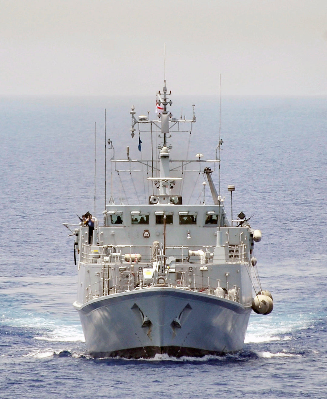 HMS Bangor M109 Royal Navy Sandown class minehunter Photo Print or Framed Print - Hampshire Prints