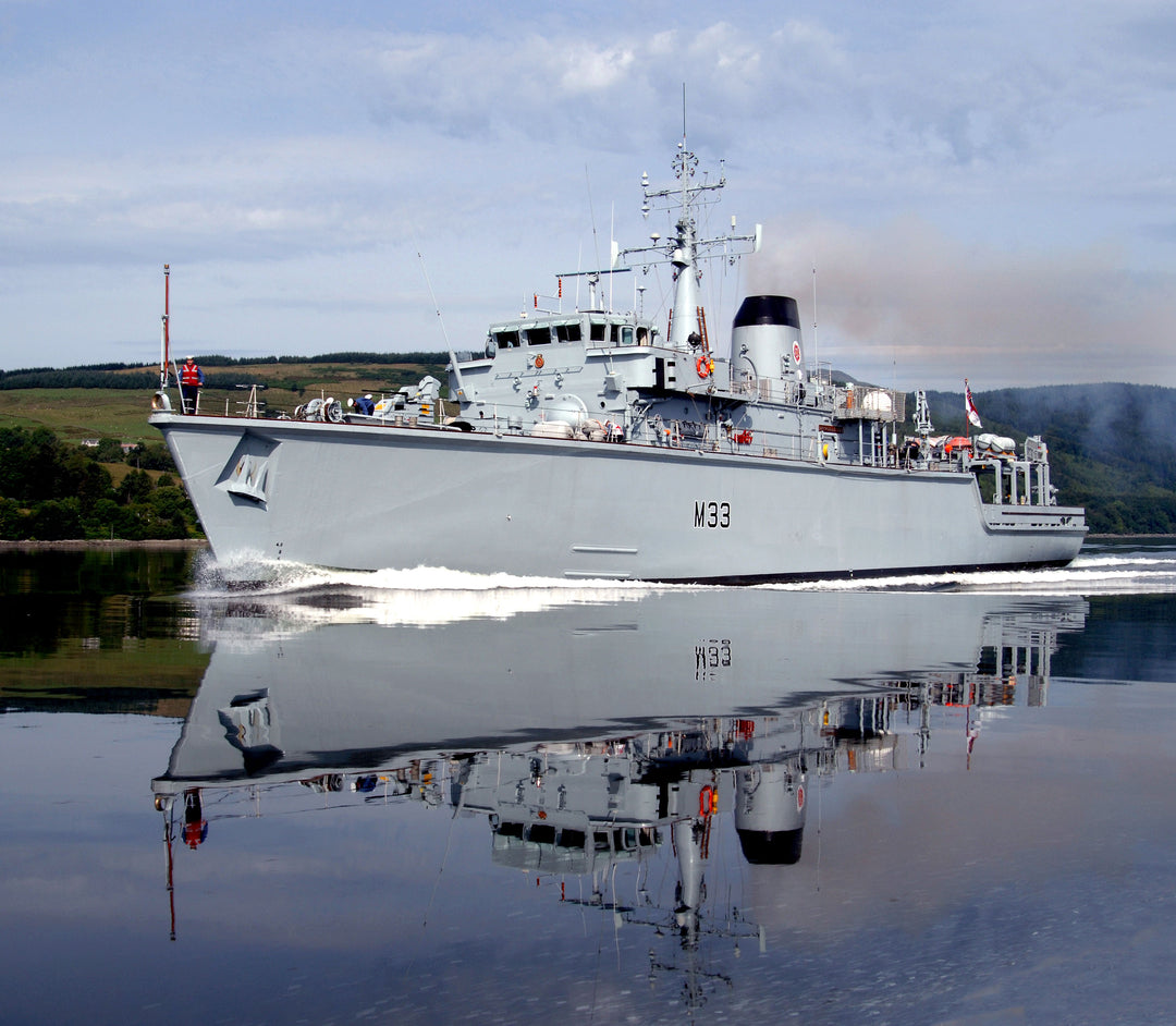 HMS Brocklesby M33 Royal Navy Hunt class Mine Counter Measures Vessel Photo Print or Framed Print - Hampshire Prints