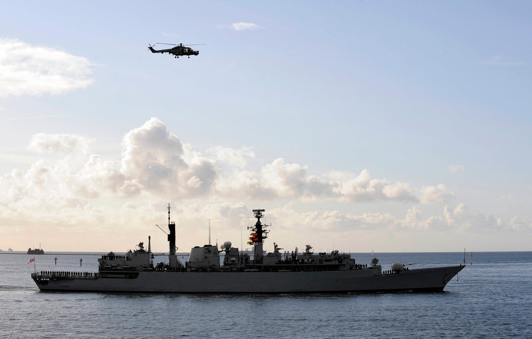 HMS Chatham F87 Royal Navy Type 22 Frigate Photo Print or Framed Print - Hampshire Prints