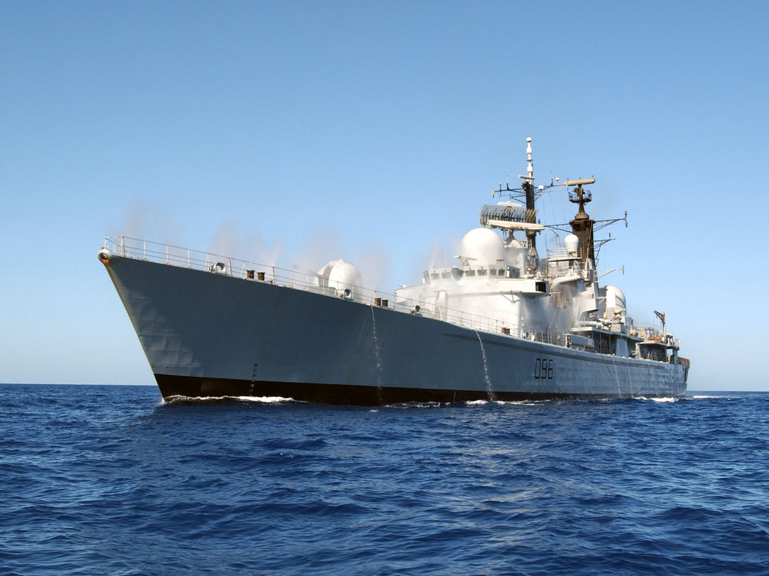 HMS Gloucester D96 Royal Navy Type 42 destroyer Photo Print or Framed Print - Hampshire Prints