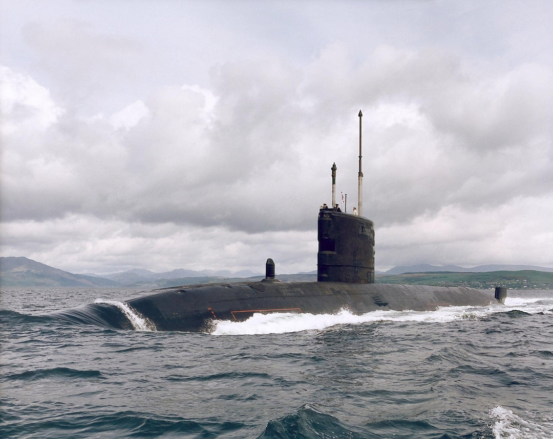 HMS Sceptre S104 Submarine | Photo Print | Framed Print | Swiftsure Class | Royal Navy Hampshire Prints