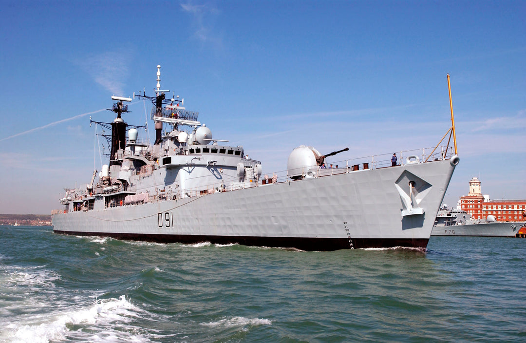 HMS Nottingham D91 | Photo Print | Framed Print | Poster | Type 42 | Destroyer | Royal Navy Hampshire Prints