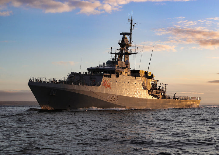 HMS Tamar P233 | Photo Print | Framed Print | River Class | Patrol Vessel | Royal Navy Hampshire Prints