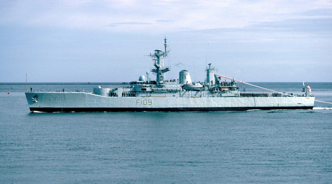 HMS Leander F109 | Photo Print | Framed Print | Leander Class | Frigate | Royal Navy Hampshire Prints