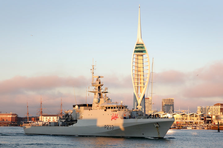HMS Trent P224 | Photo Print | Framed Print | River Class | Patrol Vessel | Royal Navy Hampshire Prints