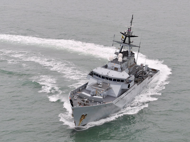 HMS Tyne P281 | Photo Print | Framed Print | River Class | Patrol Vessel | Royal Navy Hampshire Prints