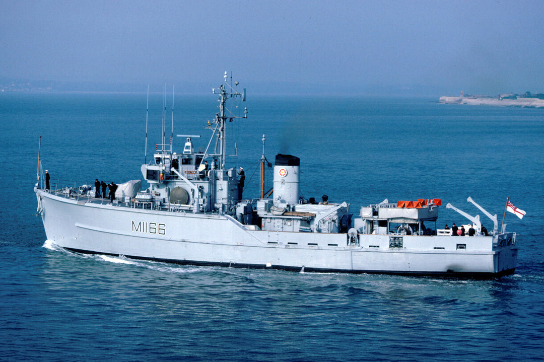 HMS Nurton M1166 Royal Navy Ton Class Minesweeper Photo Print or Framed Print - Hampshire Prints