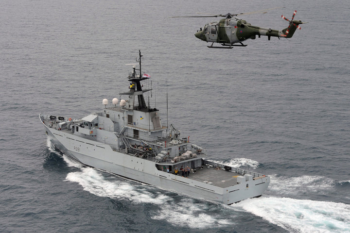 HMS Tyne P281 | Photo Print | Framed Print | River Class | Patrol Vessel | Royal Navy Hampshire Prints