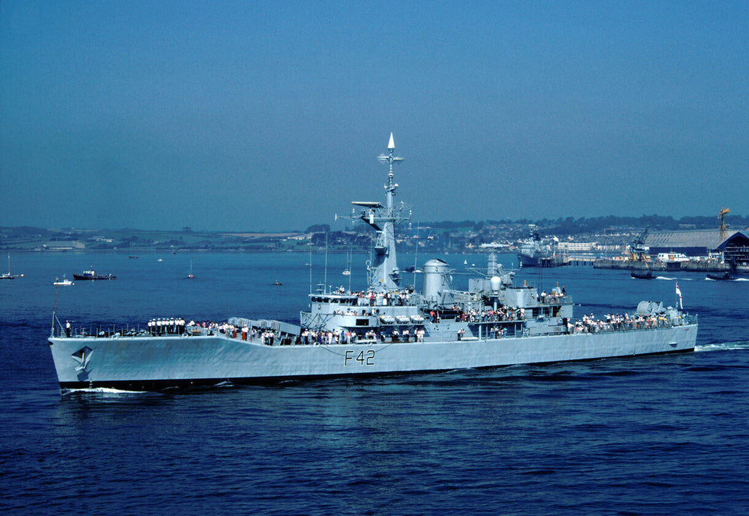HMS Phoebe F42 | Photo Print | Framed Print | Leander Class | Frigate | Royal Navy Hampshire Prints