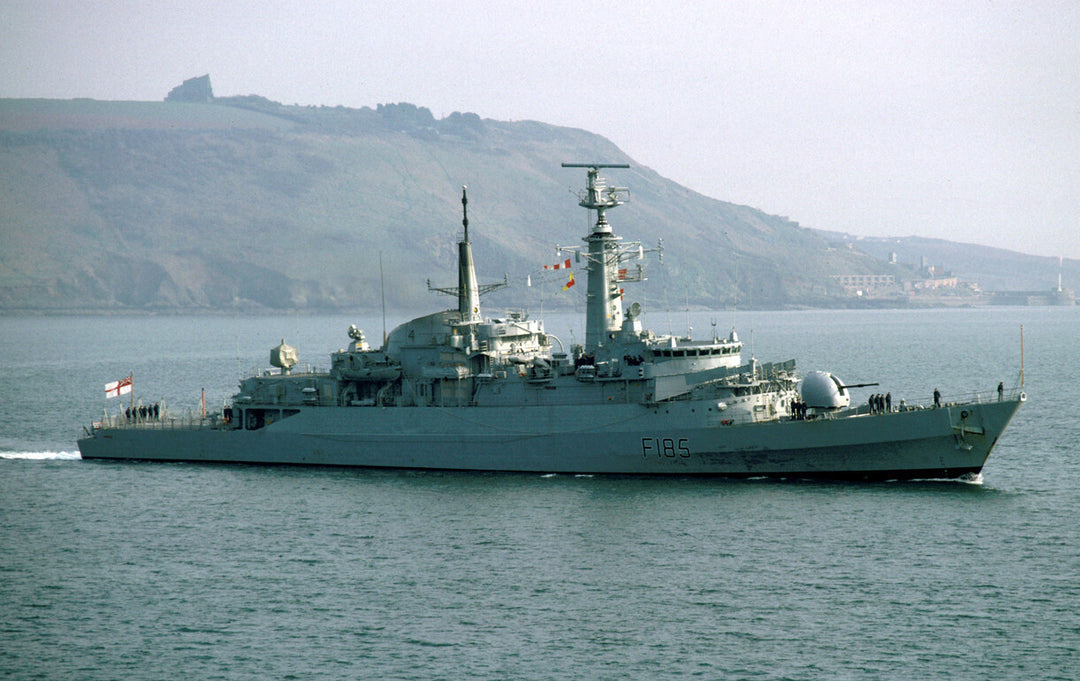HMS Avenger F185 | Photo Print | Framed Print | Poster | Type 21 | Frigate | Royal Navy Hampshire Prints
