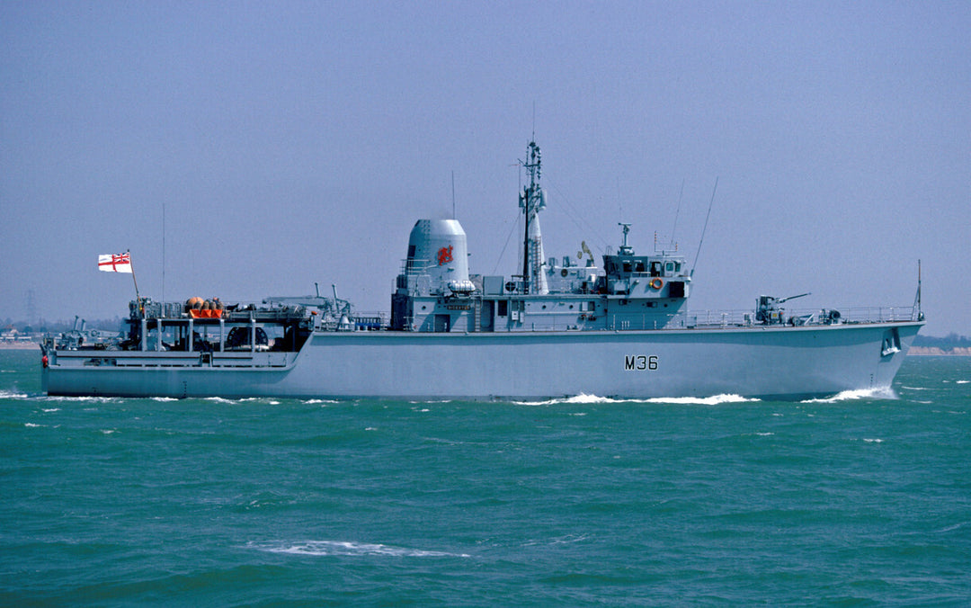 HMS Bicester M36 Royal Navy Hunt class mine countermeasures vessel Photo Print or Framed Print - Hampshire Prints