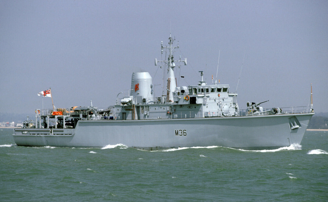 HMS Bicester M36 Royal Navy Hunt class mine countermeasures vessel Photo Print or Framed Print - Hampshire Prints