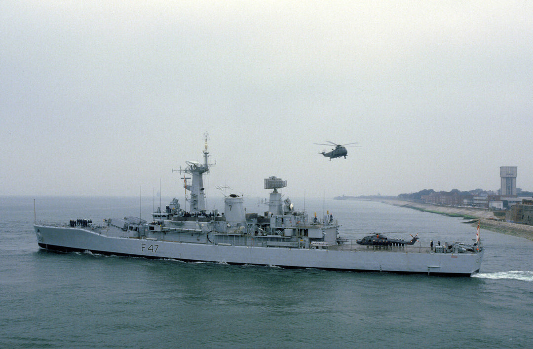 HMS Danae F47 | Photo Print | Framed Print | Poster | Leander Class | Frigate | Royal Navy Hampshire Prints