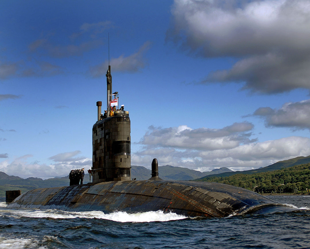HMS Superb S109 Submarine | Photo Print | Framed Print | Swiftsure Class | Royal Navy Hampshire Prints
