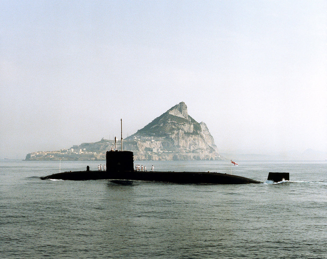 HMS Superb S109 Submarine | Photo Print | Framed Print | Swiftsure Class | Royal Navy Hampshire Prints