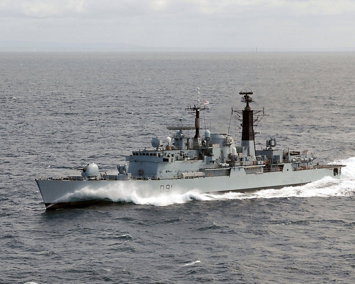 HMS Nottingham D91 | Photo Print | Framed Print | Poster | Type 42 | Destroyer | Royal Navy Hampshire Prints