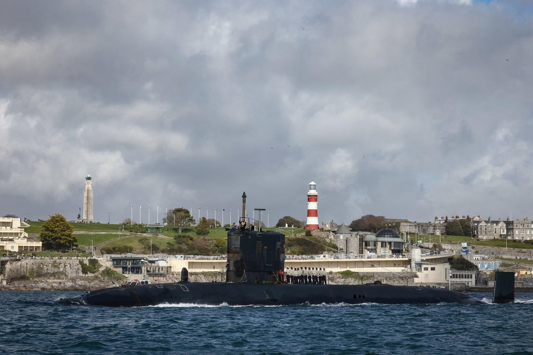 HMS Trenchant S91 Royal Navy Trafalgar class Submarine Photo Print or Framed Print - Hampshire Prints