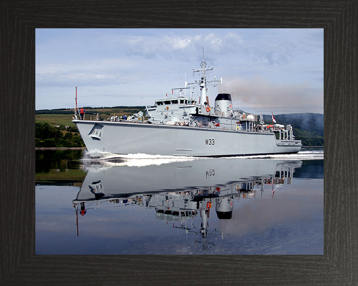 HMS Brocklesby M33 | Photo Print | Framed Print | Hunt Class | Mine Warfare Vessel | Royal Navy Hampshire Prints