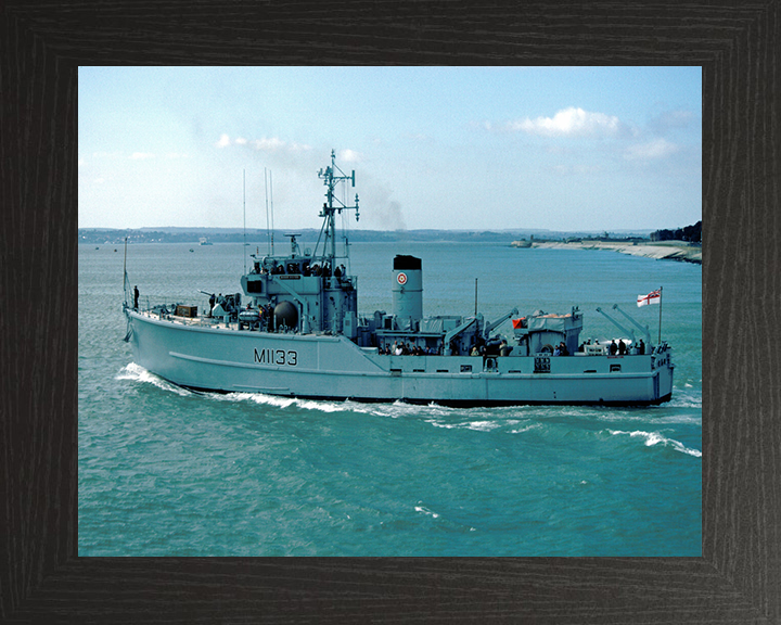 HMS Bossington M1133 Royal Navy Ton Class Minesweeper Photo Print or Framed Print - Hampshire Prints