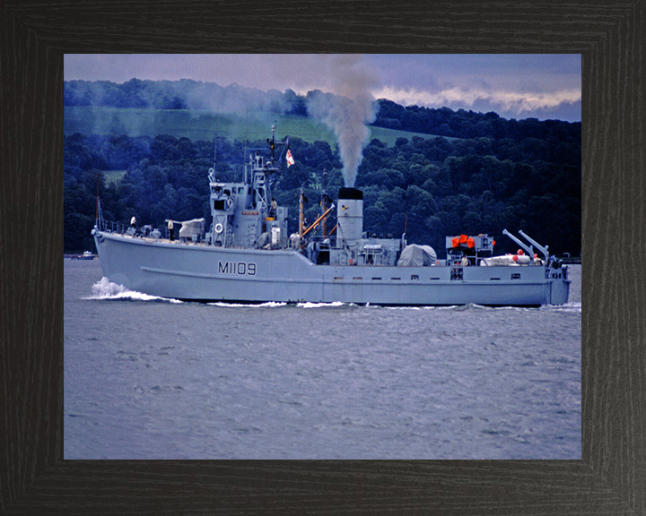 HMS Bickington M1109 | Photo Print | Framed Print | Ton Class | Minesweeper | Royal Navy Hampshire Prints