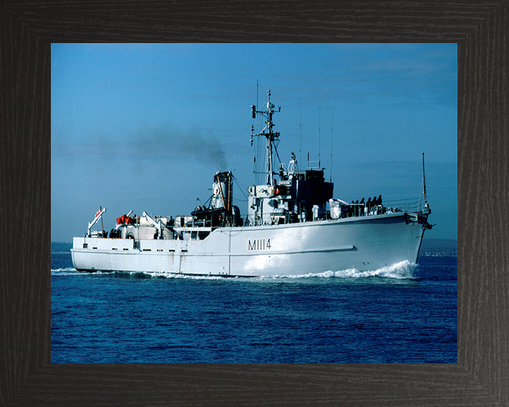HMS Brinton M1114 | Photo Print | Framed Print | Ton Class | Minesweeper | Royal Navy Hampshire Prints