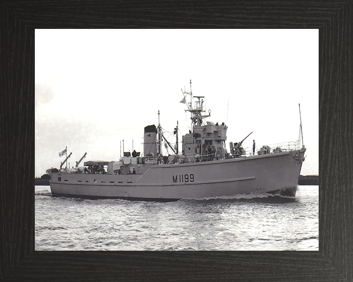 HMS Belton M1199 Royal Navy Ton Class Minesweeper Photo Print or Framed Print - Hampshire Prints