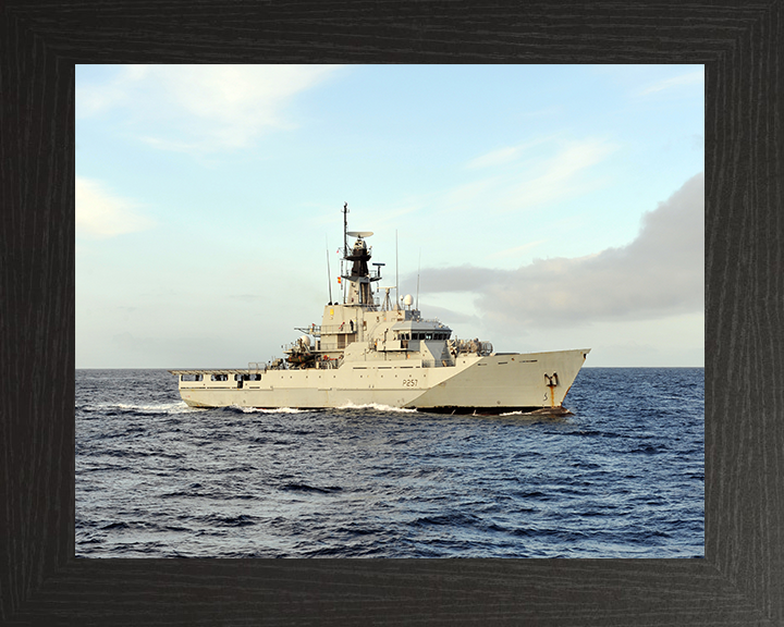 HMS Clyde P257 | Photo Print | Framed Print | River Class | Patrol Vessel | Royal Navy Hampshire Prints