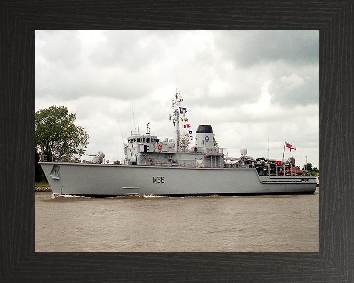 HMS Bicester M36 Royal Navy Hunt class mine countermeasures vessel Photo Print or Framed Print - Hampshire Prints