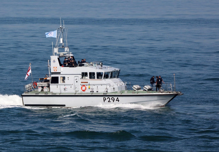 HMS Trumpeter P294 Royal Navy Archer Class P2000 patrol Vessel Photo Print or Framed Print - Hampshire Prints