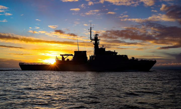 HMS Tamar P233 Royal Navy River class patrol vessel Photo Print or Framed Print - Hampshire Prints