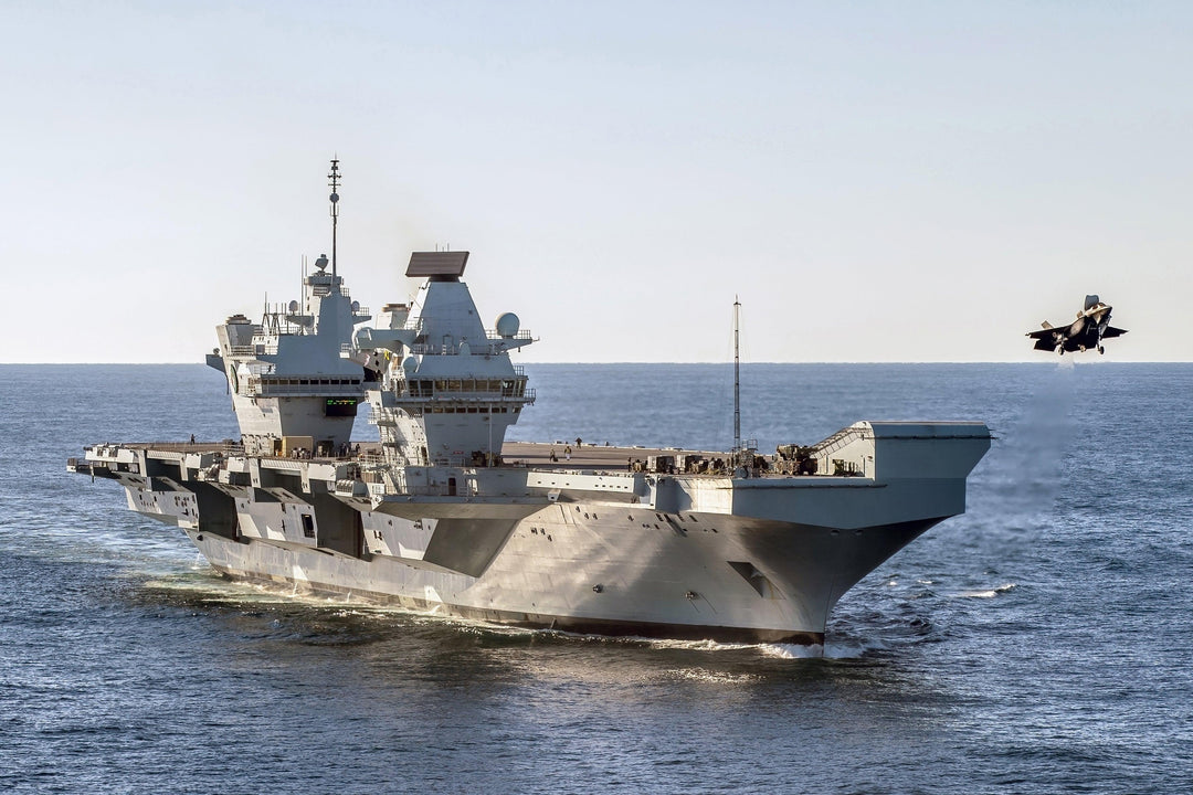 HMS Queen Elizabeth R08 | Photo Print | Framed Print | Queen Elizabeth Class | Aircraft Carrier | Royal Navy Hampshire Prints