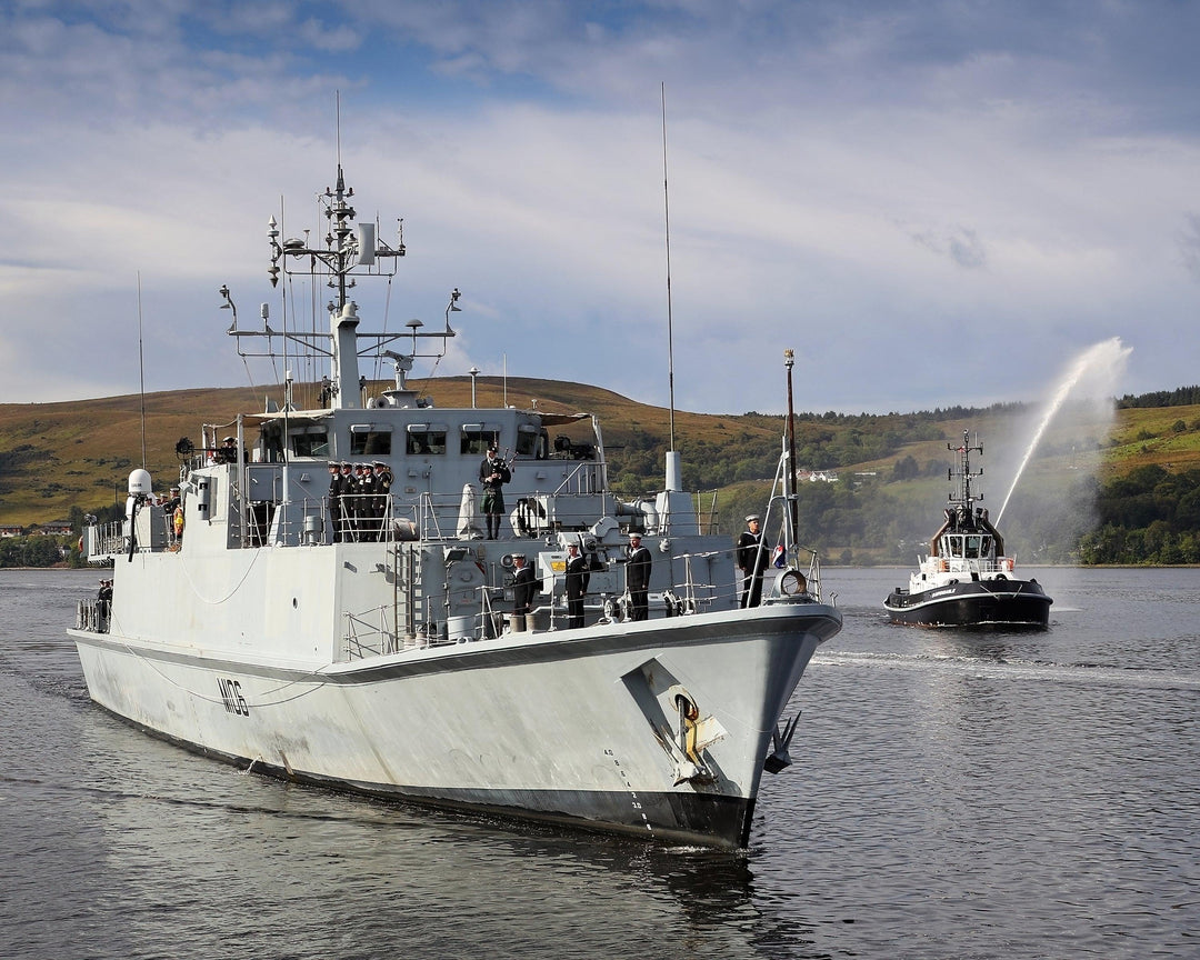 HMS Penzance M106 Royal Navy Sandown class minehunter Photo Print or Framed Photo Print - Hampshire Prints