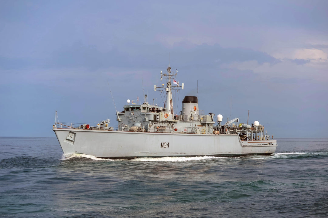 HMS Middleton M34 Royal Navy Hunt class mine countermeasures vessel Photo Print or Framed Photo Print - Hampshire Prints