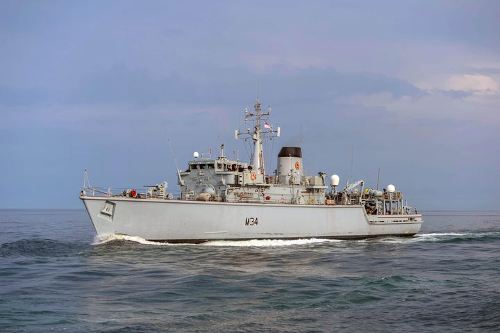 HMS Middleton M34 Royal Navy Hunt class mine countermeasures vessel Photo Print or Framed Photo Print - Hampshire Prints